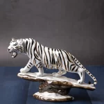 GlassWorld Glass Handicraft White Roaring Tiger on Mountain Top Glass Artifact