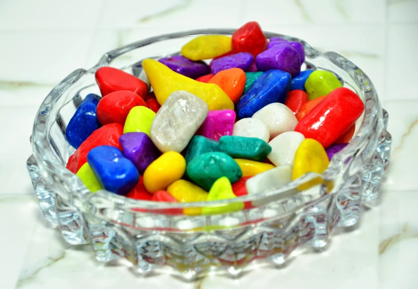 Glass World Colorful Aquarium Fish Tank Substrate Stone Pebbles (1 KG) for Garden/Plant/Home Decor - Image 2